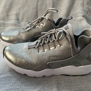 Air Huarache By Nike SIZE 8 Womens